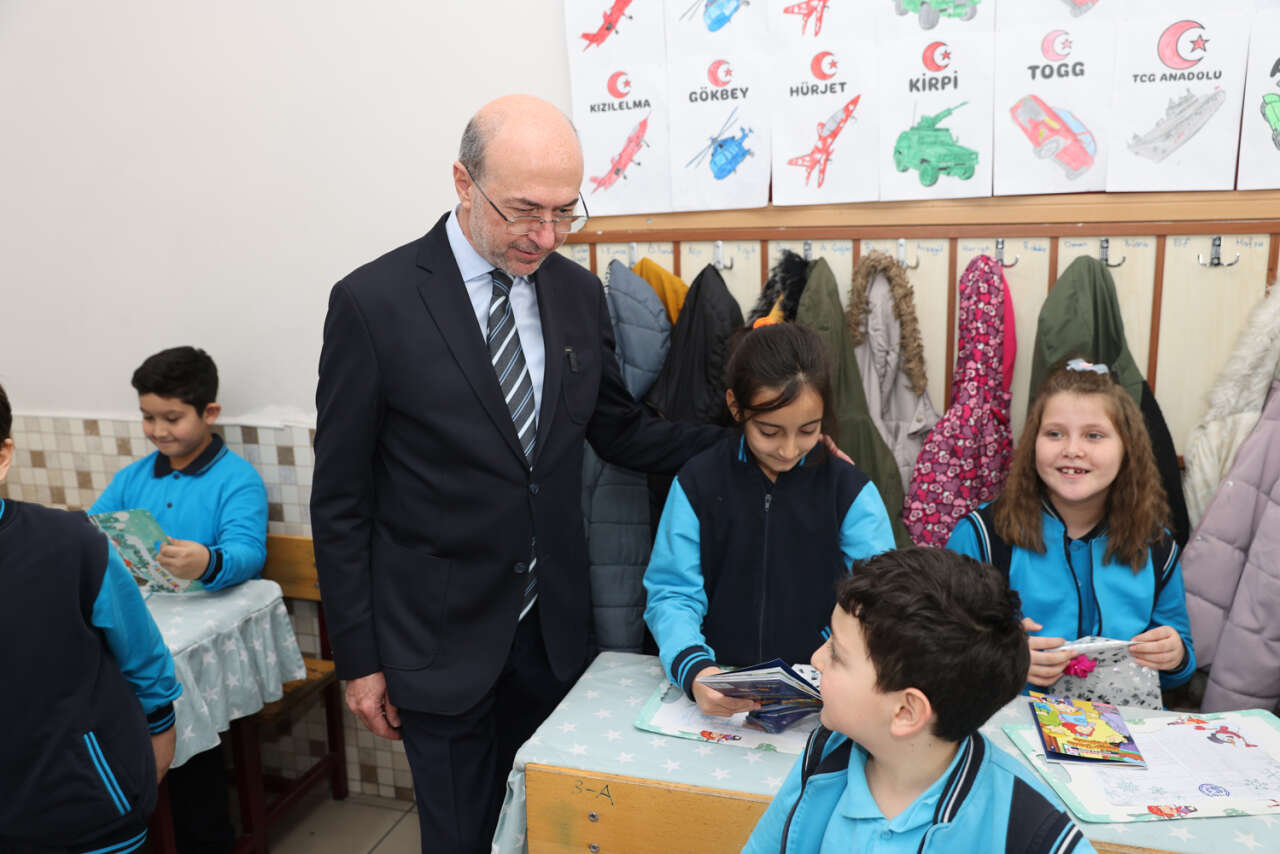 Selçuklu’da öğrenciler karnelerini böyle aldı 23